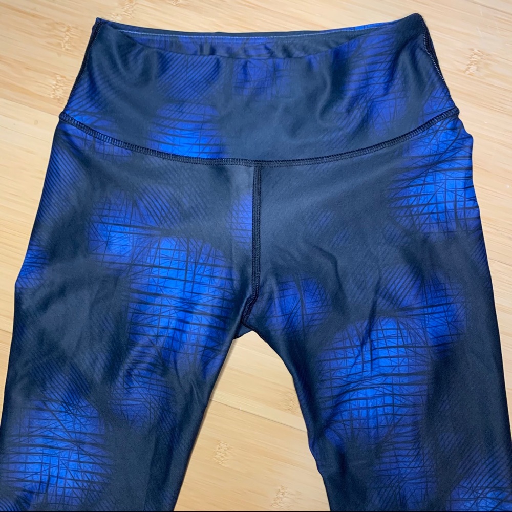 Women’s High Rise Geometric Leggings